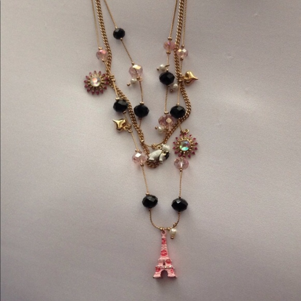NWT Betsey Johnson necklace